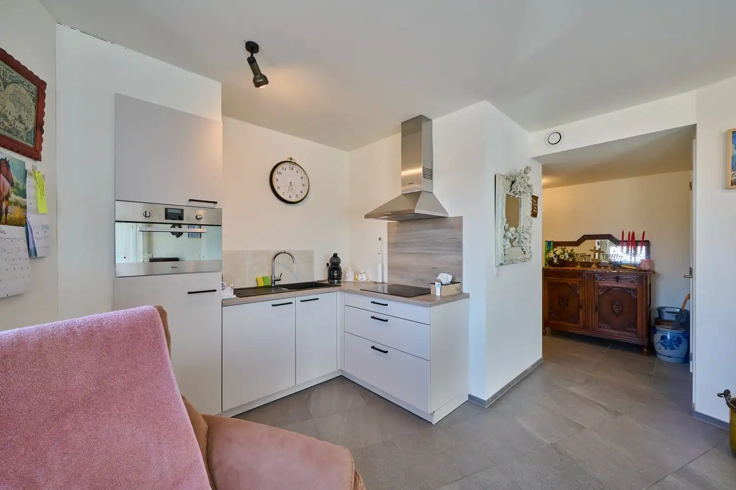 Ideaal gelegen serviceflat (tweede verdieping) met zongericht terras foto 9