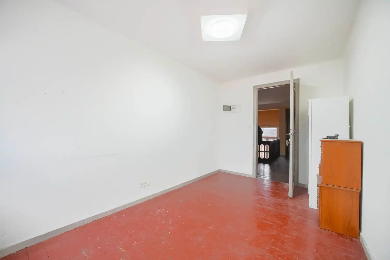 Instapklaar appartement met terras in Jette foto 18