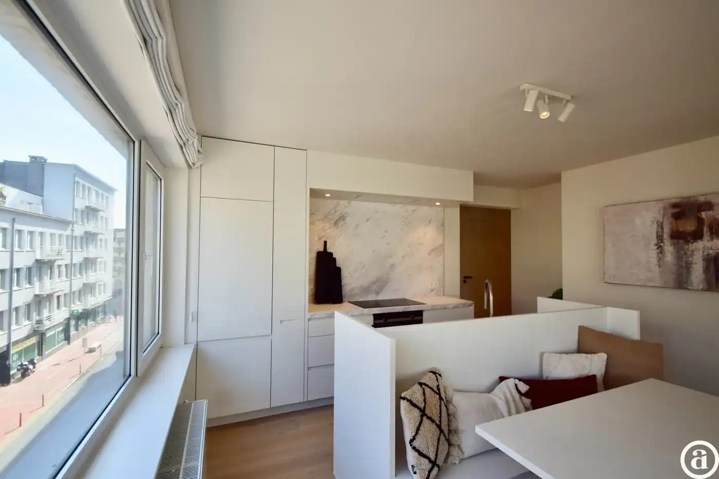 Instapklaar hoekappartement op enkele stappen van het centrum foto 8