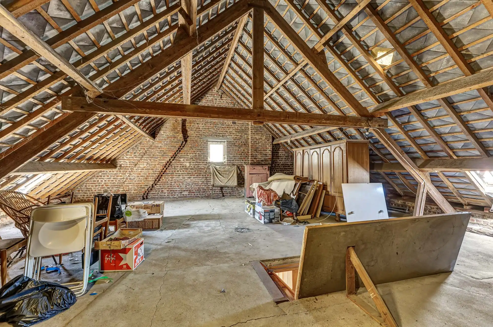 Ruime te renoveren woning met loods en bouwgrond foto 22