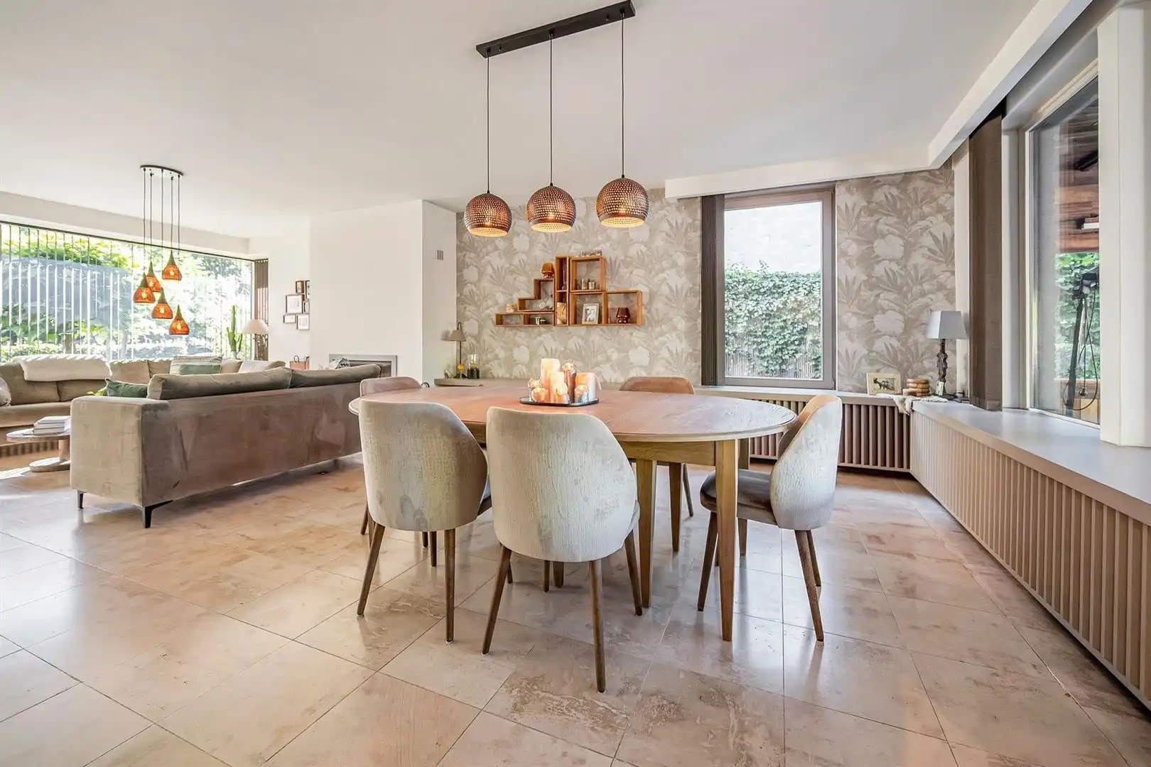 Statige woning met zwembad en 5 slaapkamers foto 8