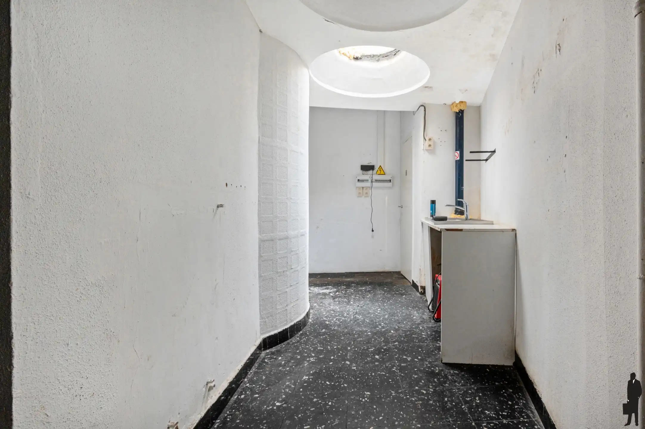 Riant opbrengsteigendom met handelsgelijkvloers en vier verdiepingen foto 10