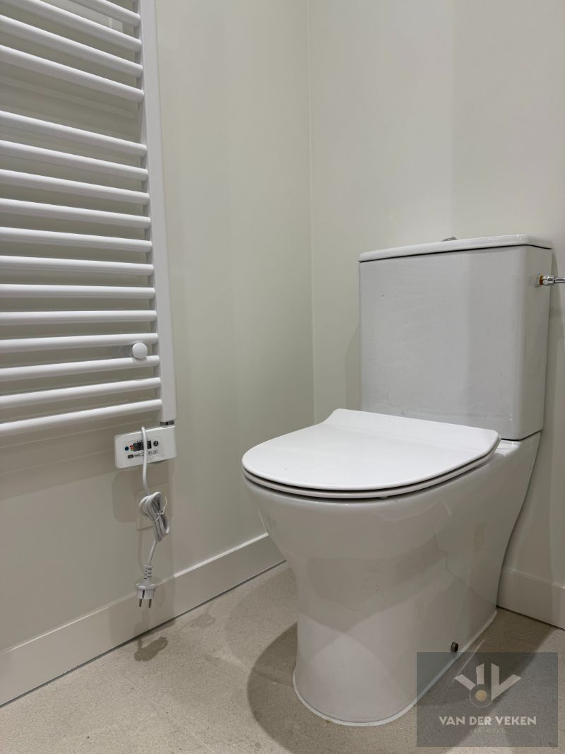 Prachtig volledig gerenoveerd 2-SLPK appartement foto 13