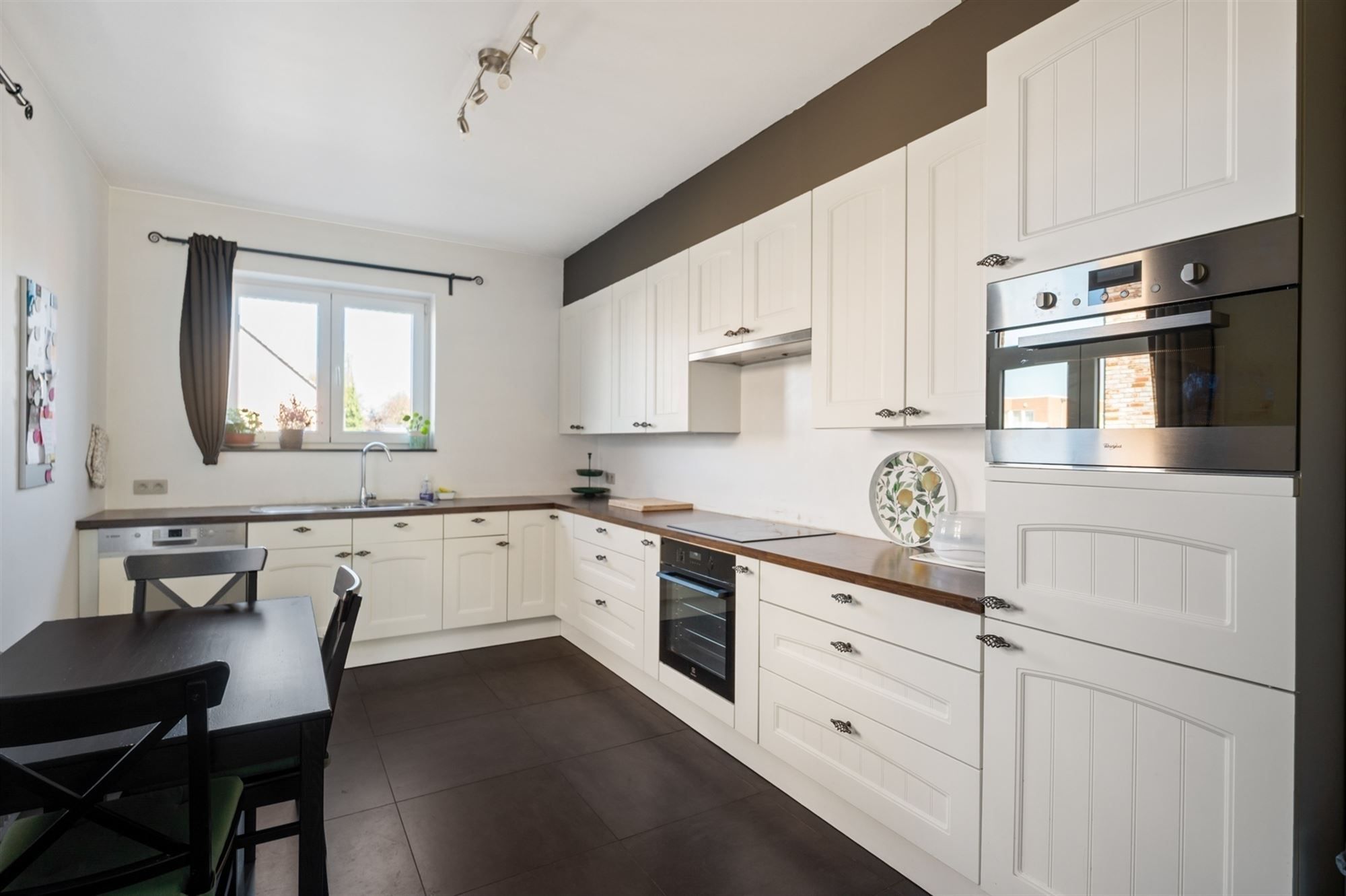 Charmante, instapklare woning met 4 slaapkamers te Itegem foto 3