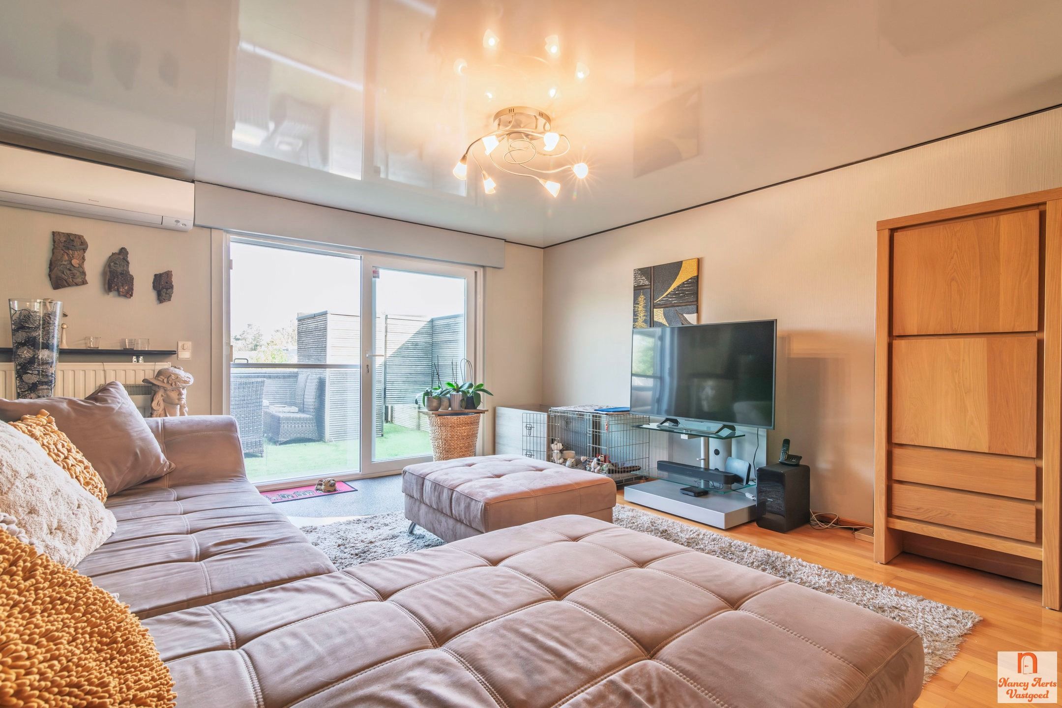 Ruim, stijlvol appartement met 3 slaapkamers foto 7