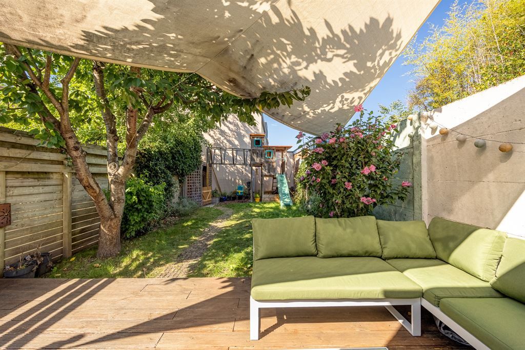 Leuke starterwoning met carport foto 14