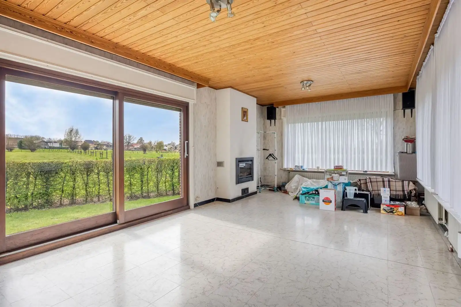 Alleenstaande woning met schuur en omliggende weiden  foto 2