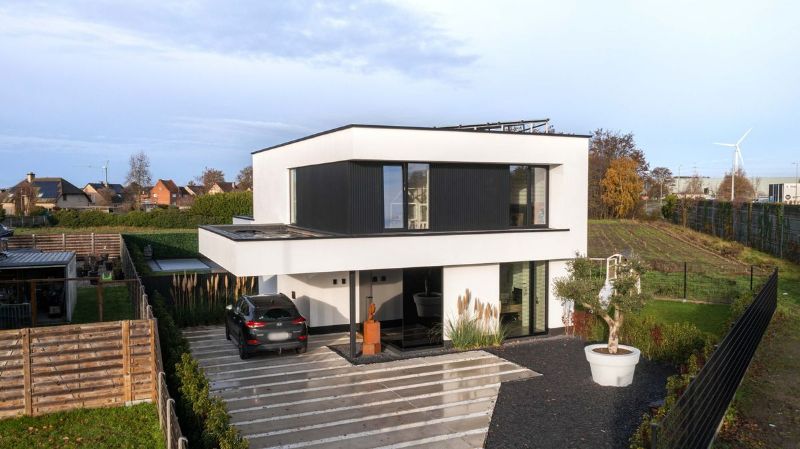 Exclusieve villa met zwembad foto {{pictureIndex}}