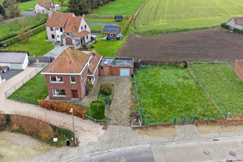 Charmante wonig met tuin en zicht foto 3