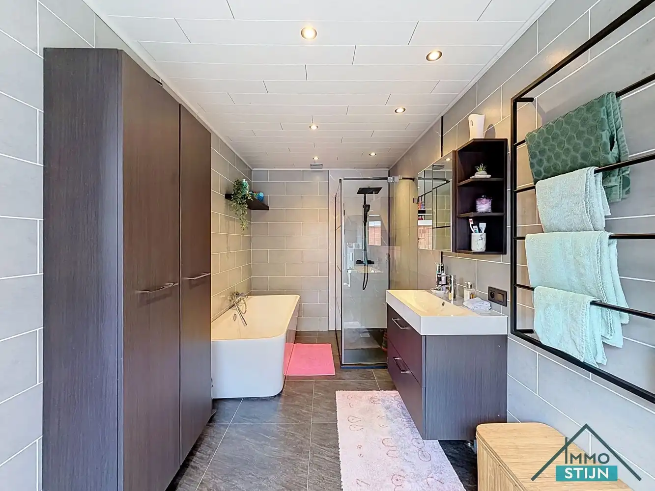 Instapklare woning met werkplaats foto 7