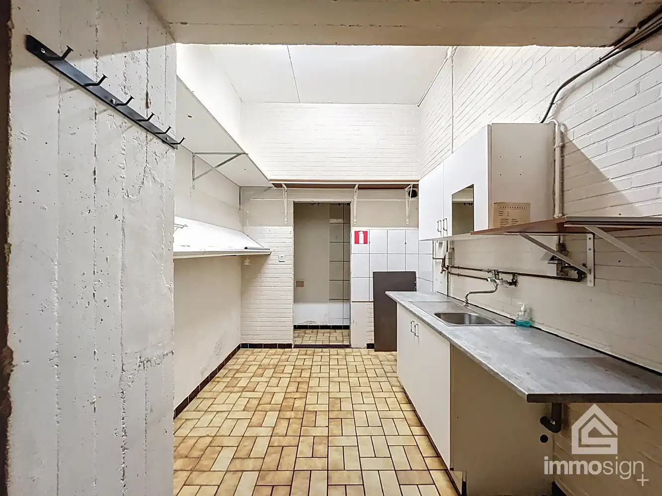 Ideale locatie voor jouw zaak in het hart van Hamont! foto 13