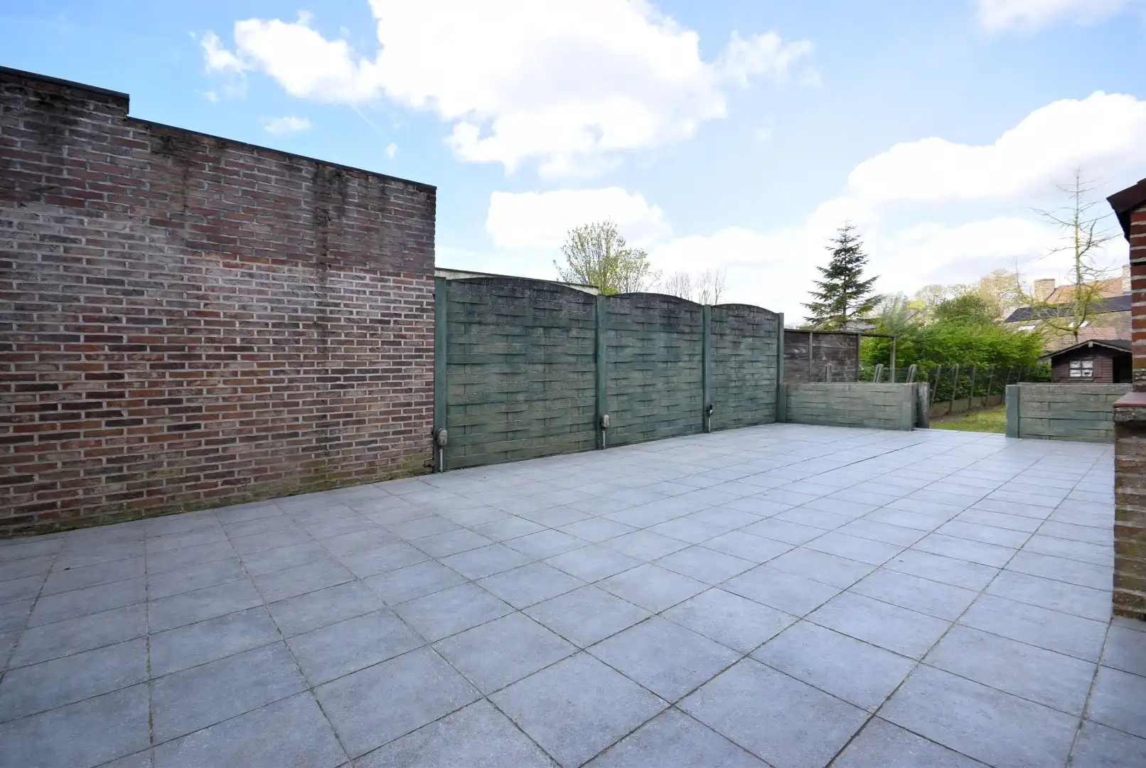 Instapklare rijwoning met ruime tuin en twee slaapkamers te Roeselare foto 12