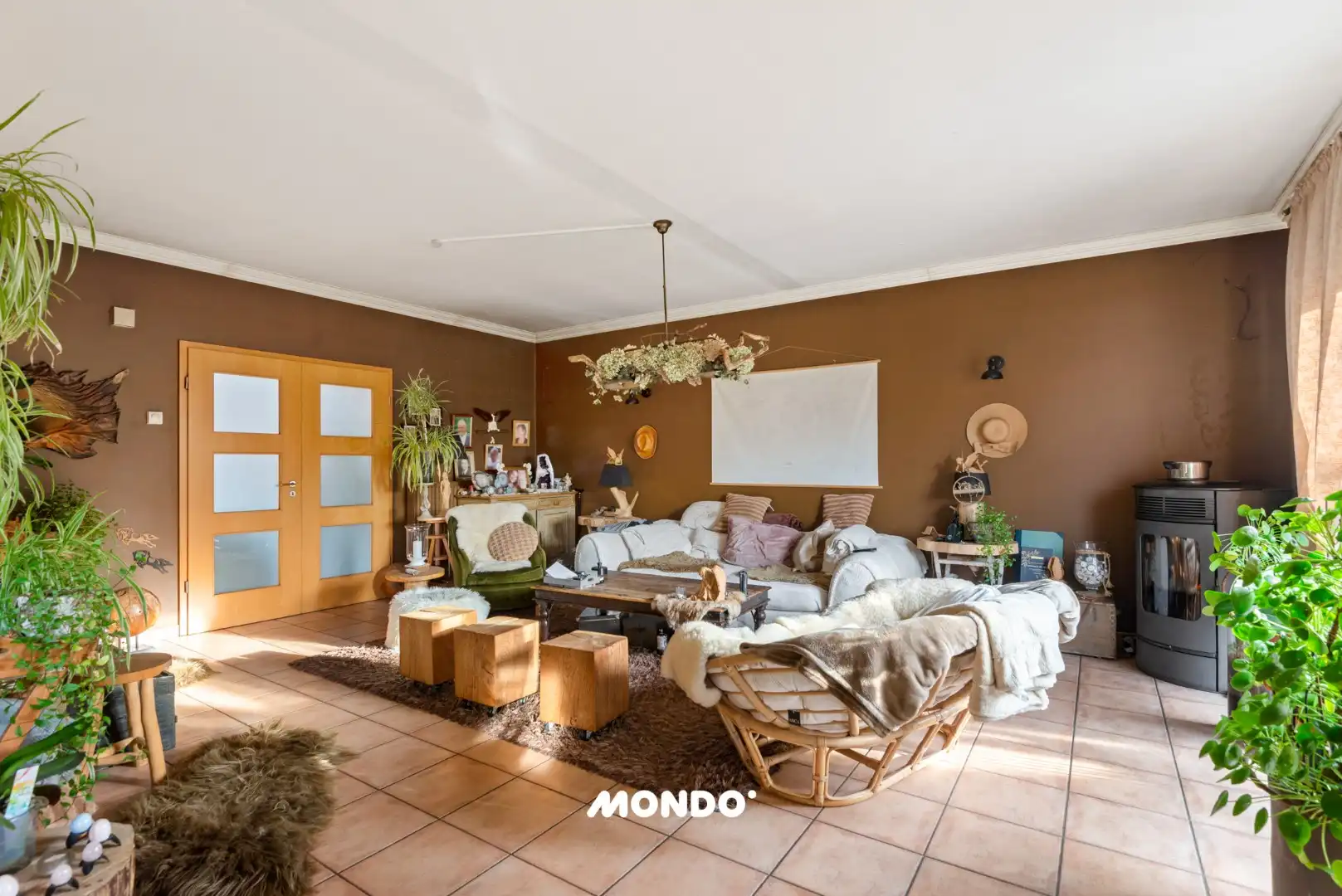 Ruime gezinswoning 4 slaapkamers met tuin, vijver en garage foto 6