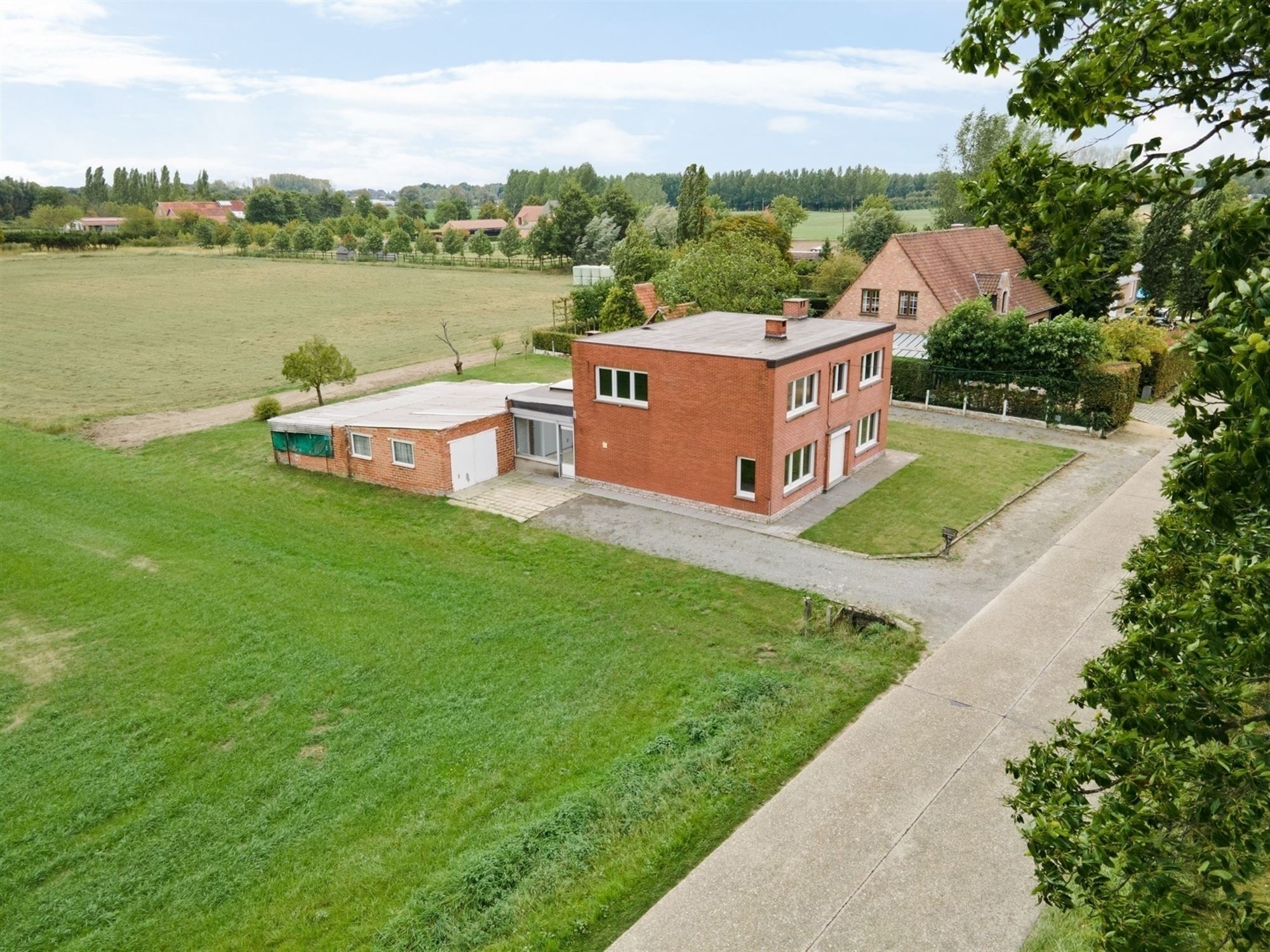 Te renoveren woning met 5 slpks te Koningshooikt foto 17