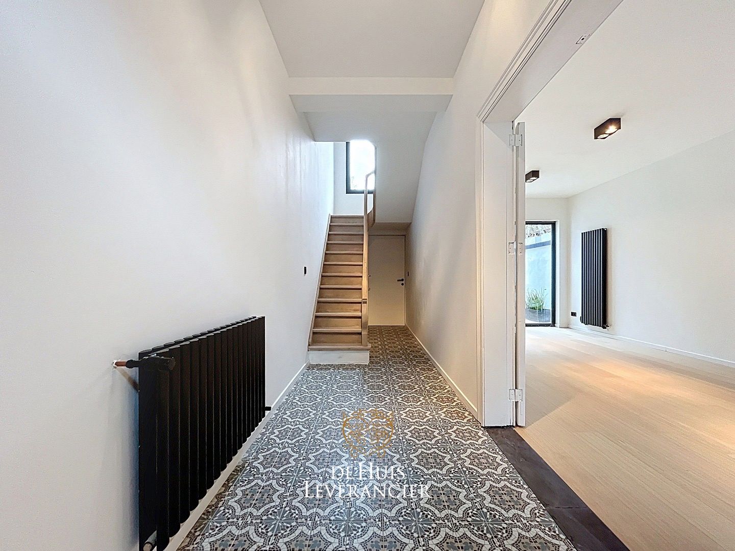 Gerenoveerde rijwoning met charme elementen  foto 4