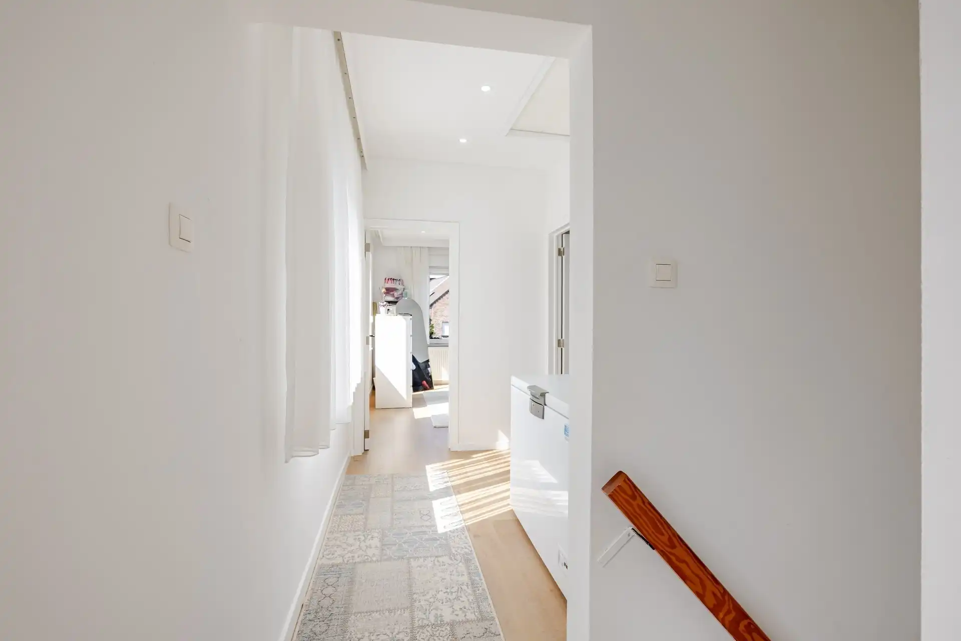Top gerenoveerde woning met 3 slks op gunstige ligging foto 12