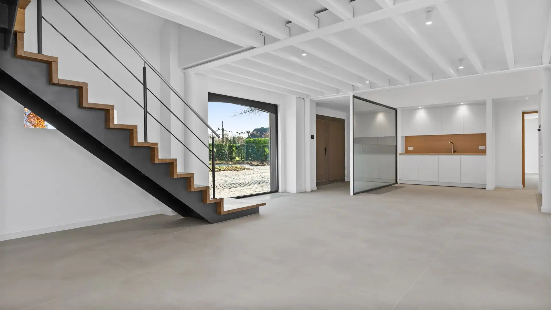 Exclusief hippisch eigendom met binnen- en buitenpiste, paardenstallen foto 40