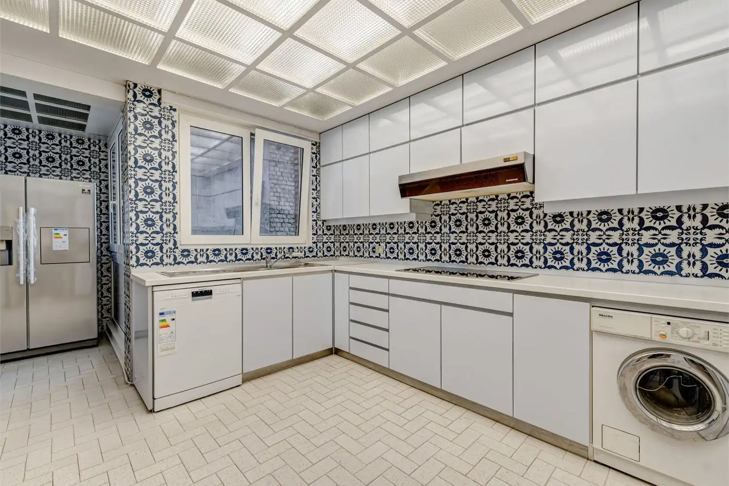 Ruim en lichtrijk 2-slaapkamerappartement (197 m²) met parkzicht en terras op toplocatie foto 8