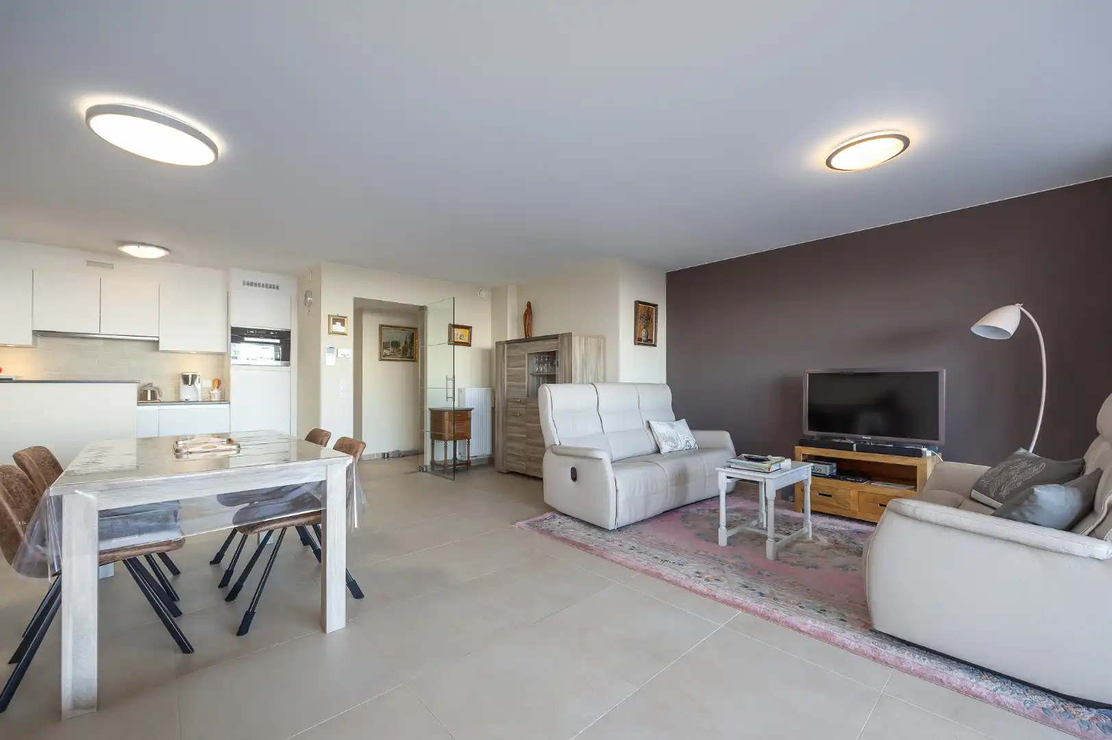 Recent 2-slaapkamerappartement met 2 terrassen in het centrum van Oostende! foto 4