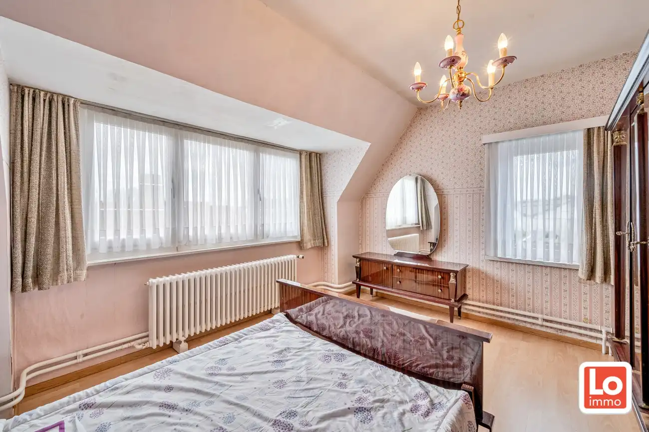 VERKOCHT! Charmante open te renoveren woning met garage en grote tuin op een goed bereikbare locatie tussen Lochristi en Oostakker! foto 14