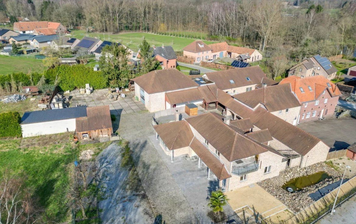 Stijlvolle villa met 4 slaapkamers op een prachtig perceel foto 3