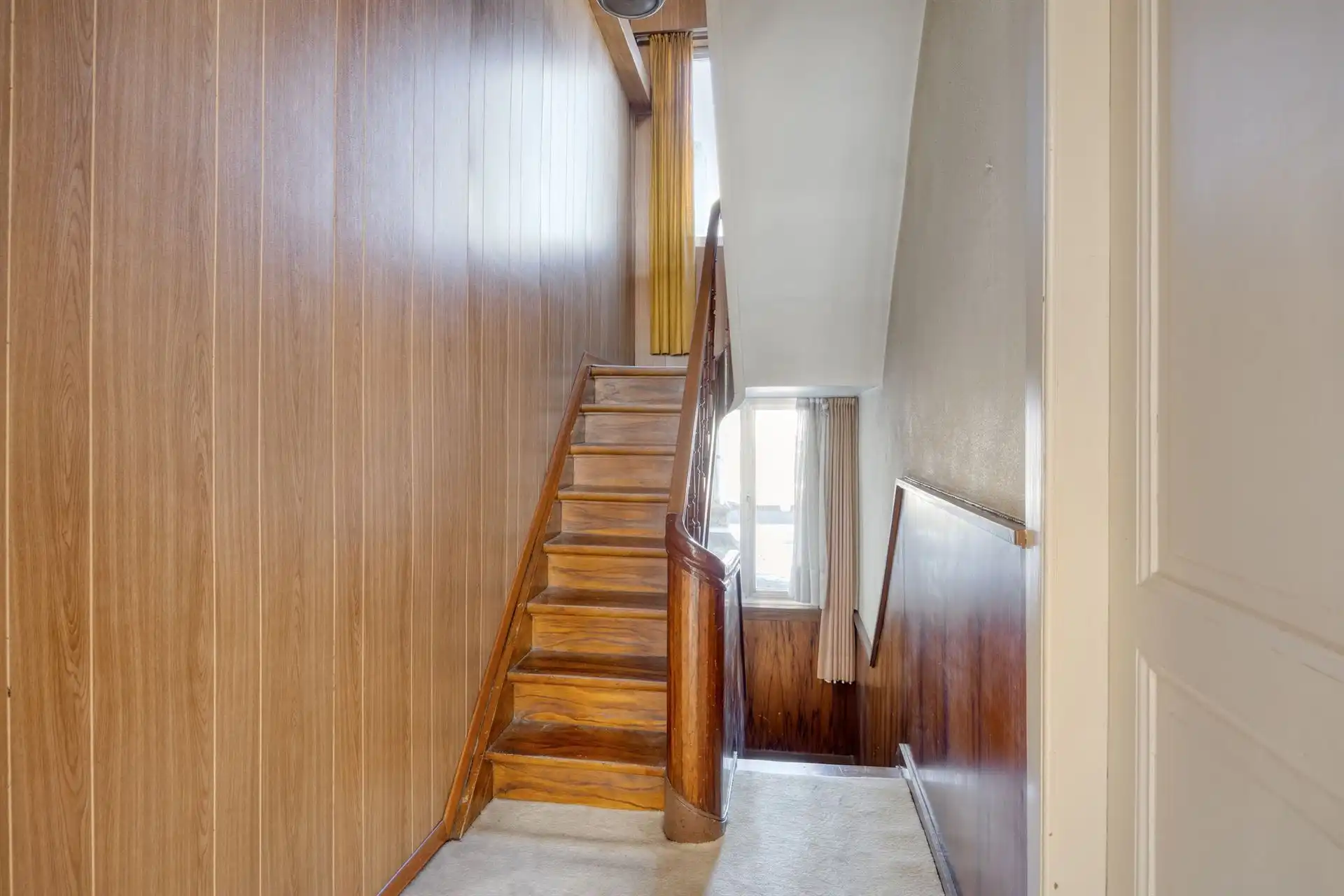 Te renoveren woning met 4 slaapkamers en tuin.  foto 13