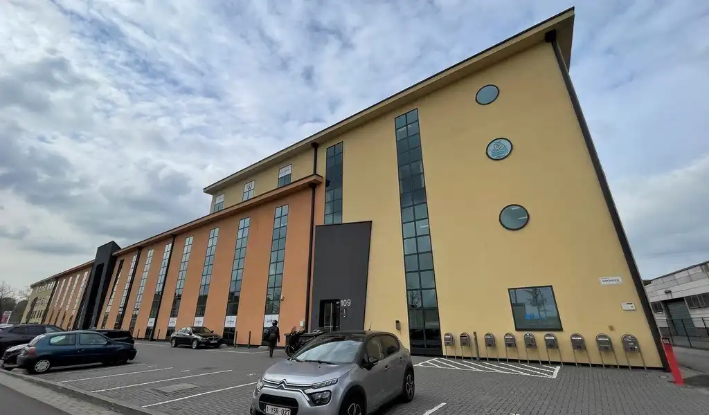 Kantoor te huur in Noorderlaan Business Site te Antwerpen foto {{pictureIndex}}