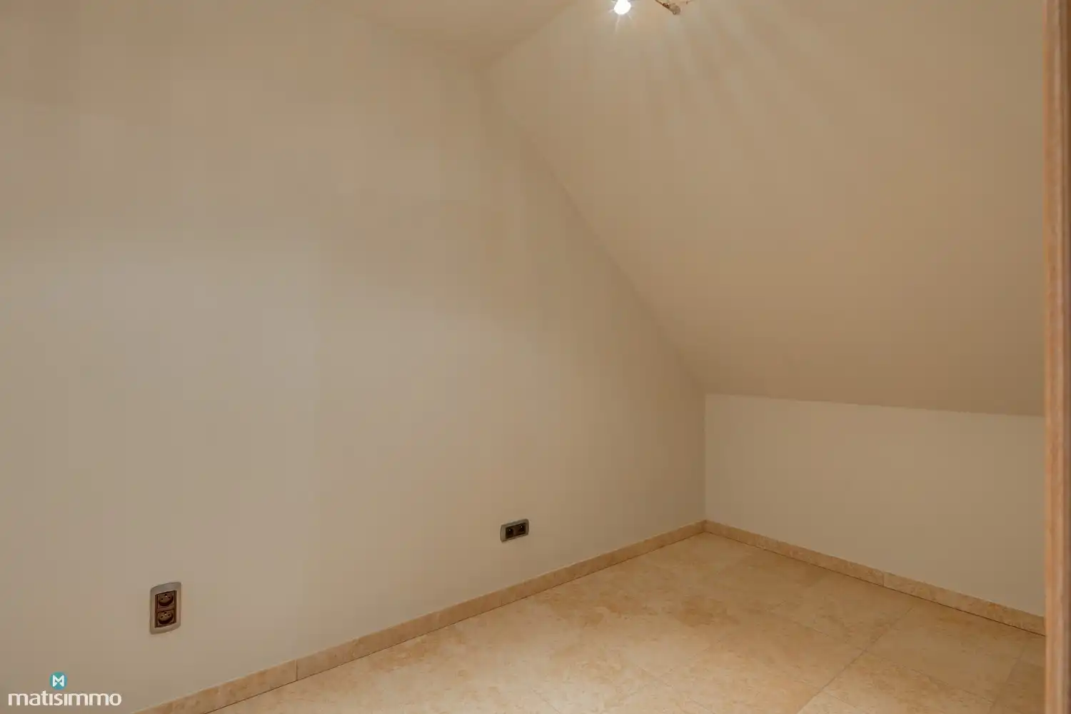 RIANTE INSTAPKLARE VILLA MET 4 SLAAPKAMERS EN RUIME TUIN IN HET LANDELIJKE MARTENSLINDE foto 29