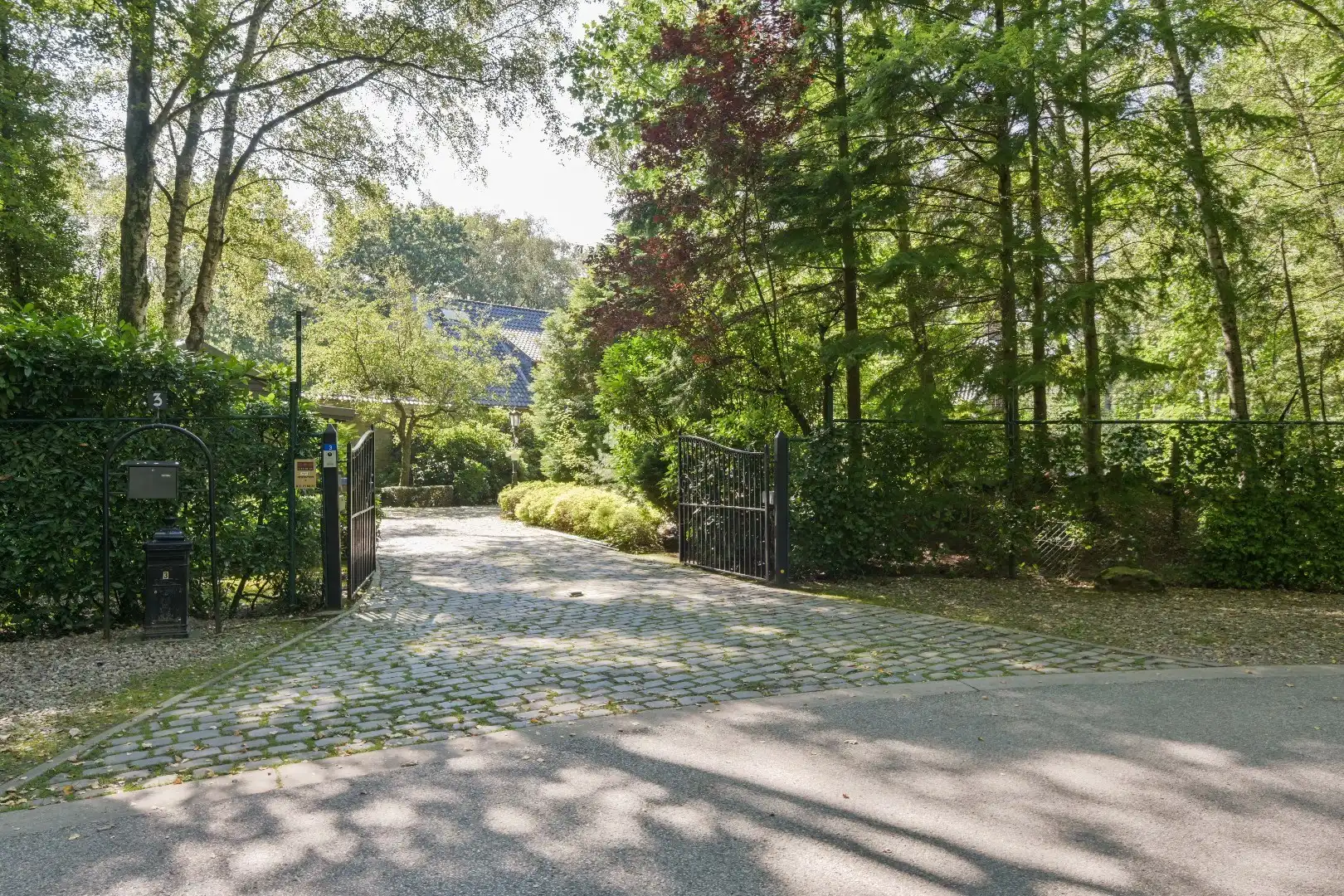 UITZONDERLIJKE VILLA MET GASTENVERBLIJF OP EEN PRESTIGIEUZE LOCATIE TE REKEM ! foto 5