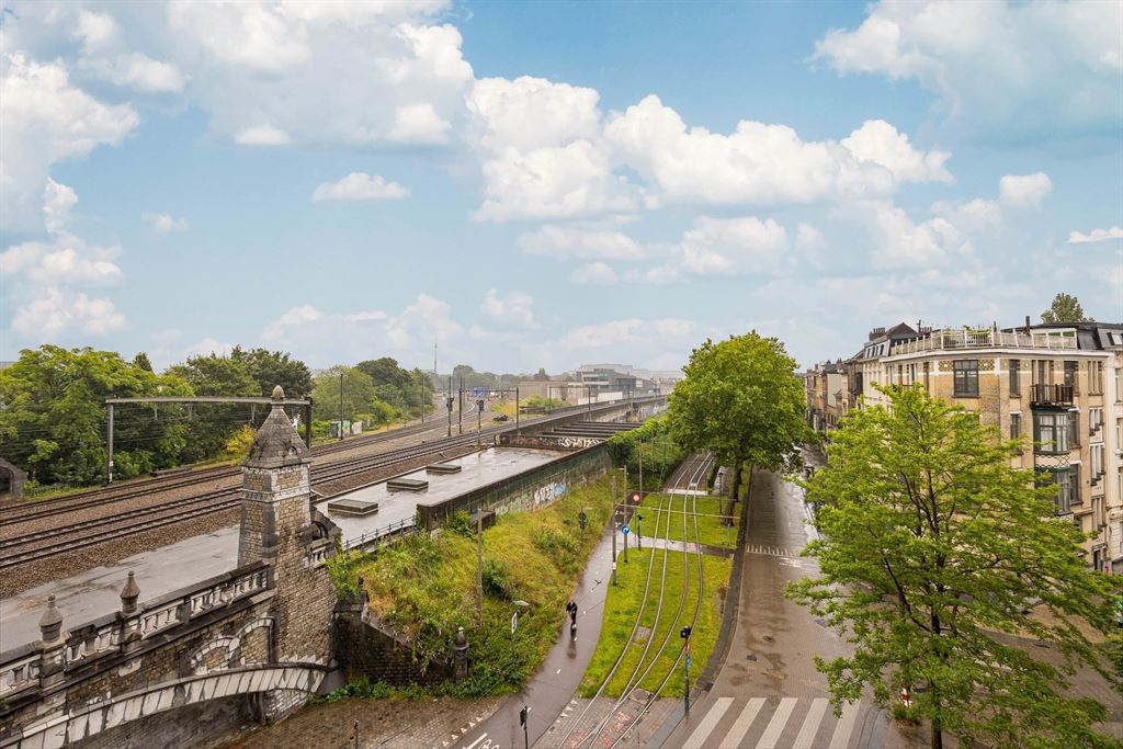 Appartement met panoramisch zicht op Zurenborg foto 4