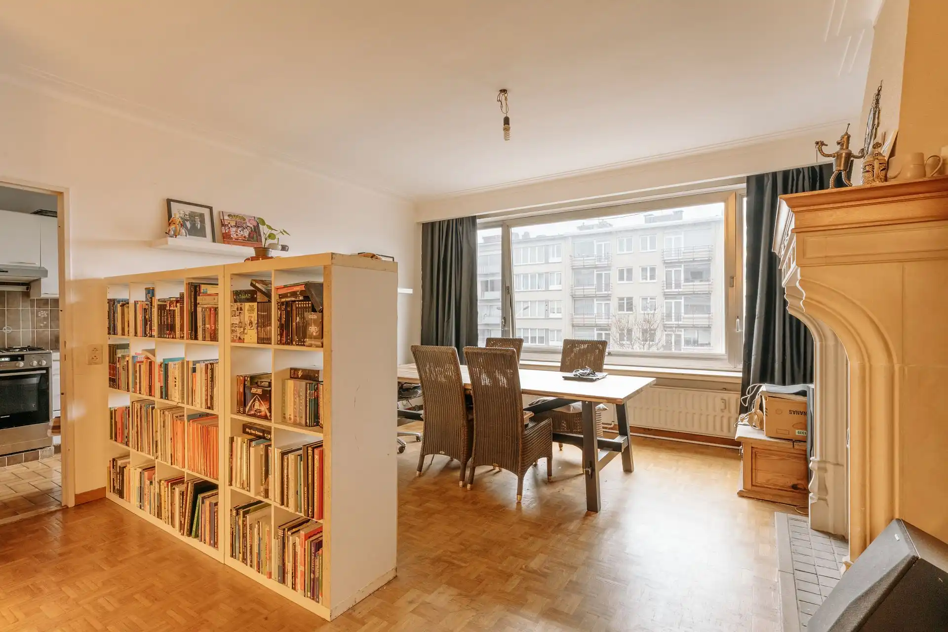 Karaktervol appartement met 2 kamers en dressing-bureau foto 9