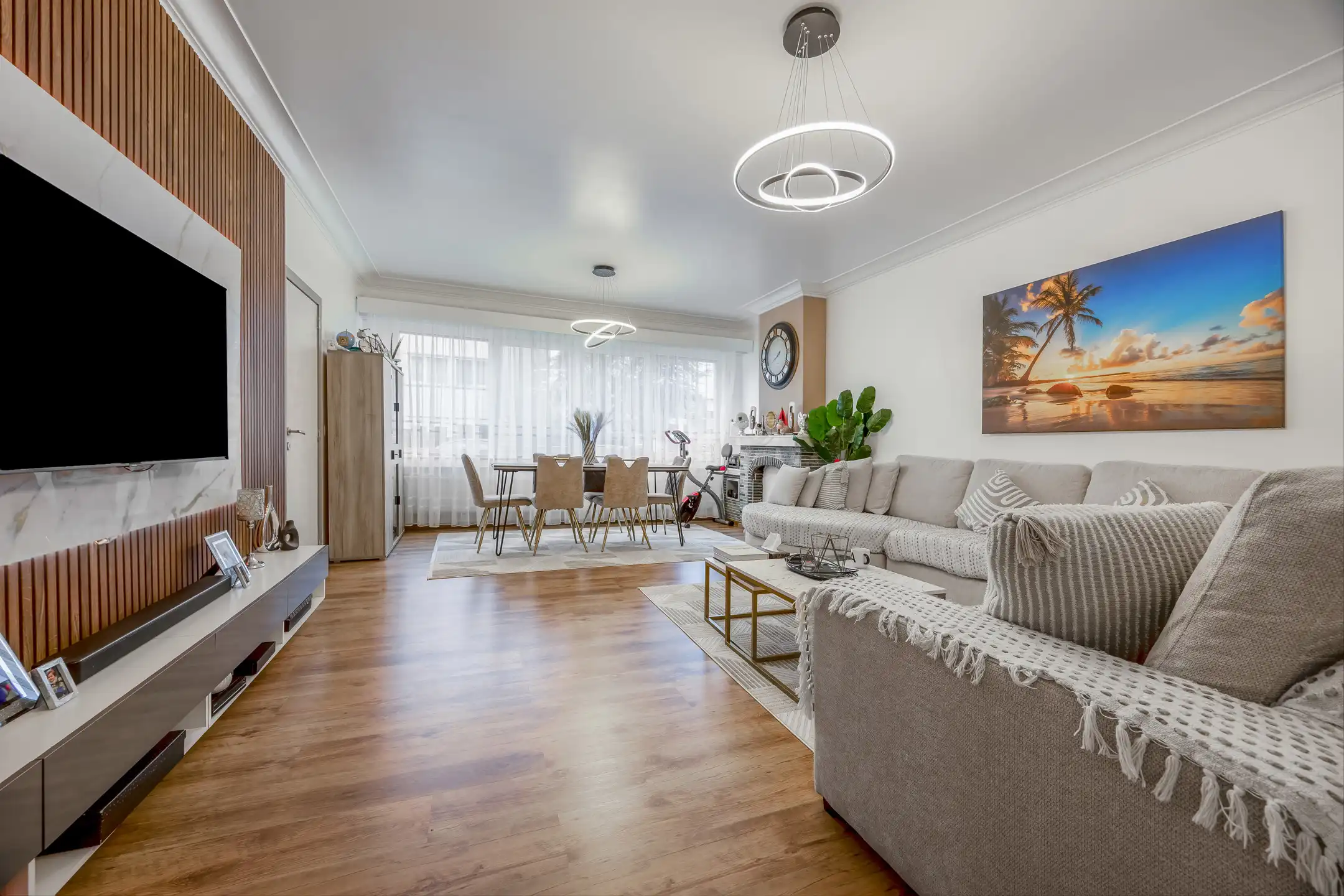 Zeer mooi gelijkvloers appartement met 2 slpk, tuin en grote garage foto 3