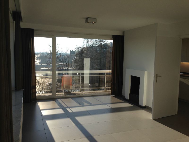 Instapklaar appartement met 2 slaapkamers en garage foto {{pictureIndex}}