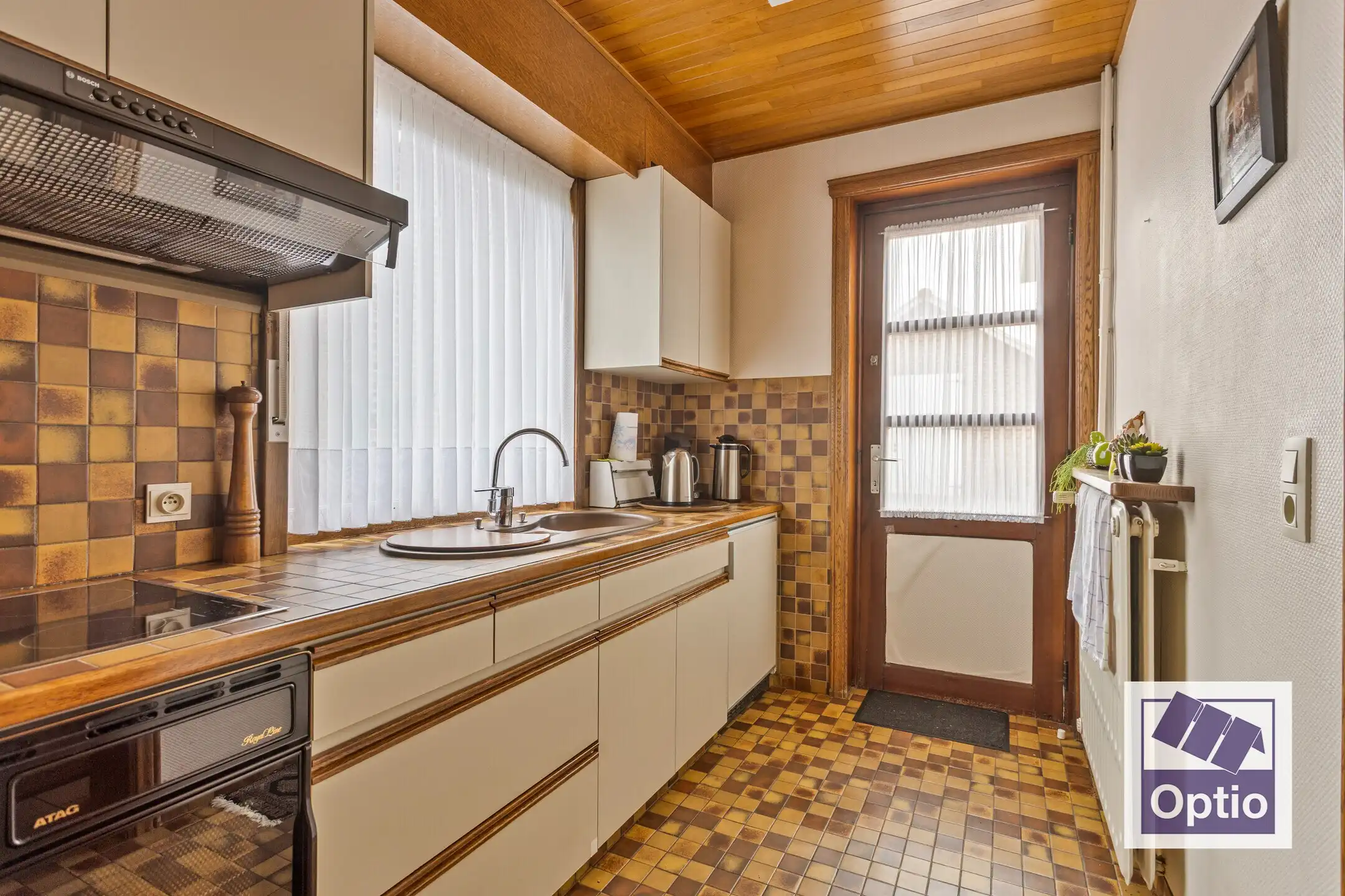 Woning met 5 slaapkamers en grote tuin. foto 16