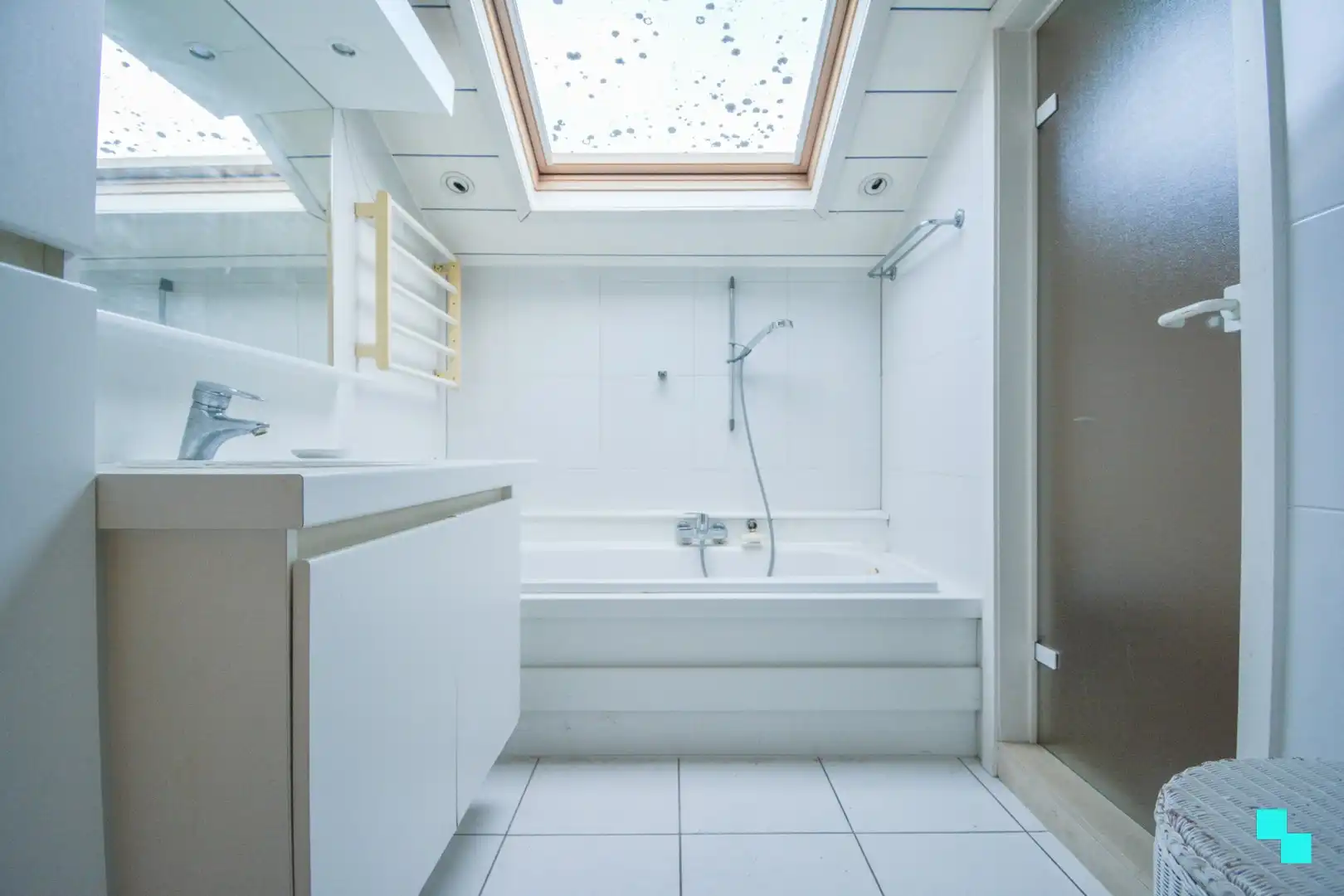 Verrassend ruime HOB met praktijk te Sint-Henricus foto 25