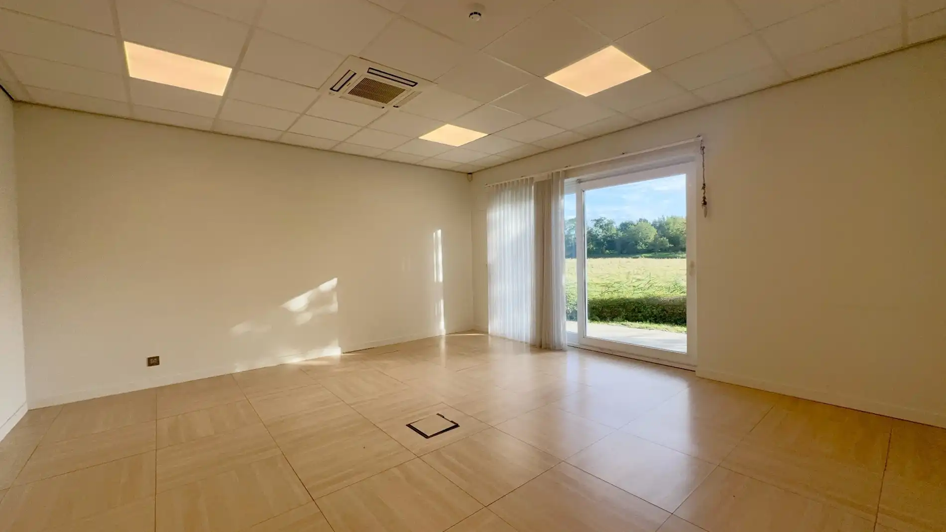 Gelijkvloers kantoor te huur op zichtlocatie langs N9 in Melle foto 13