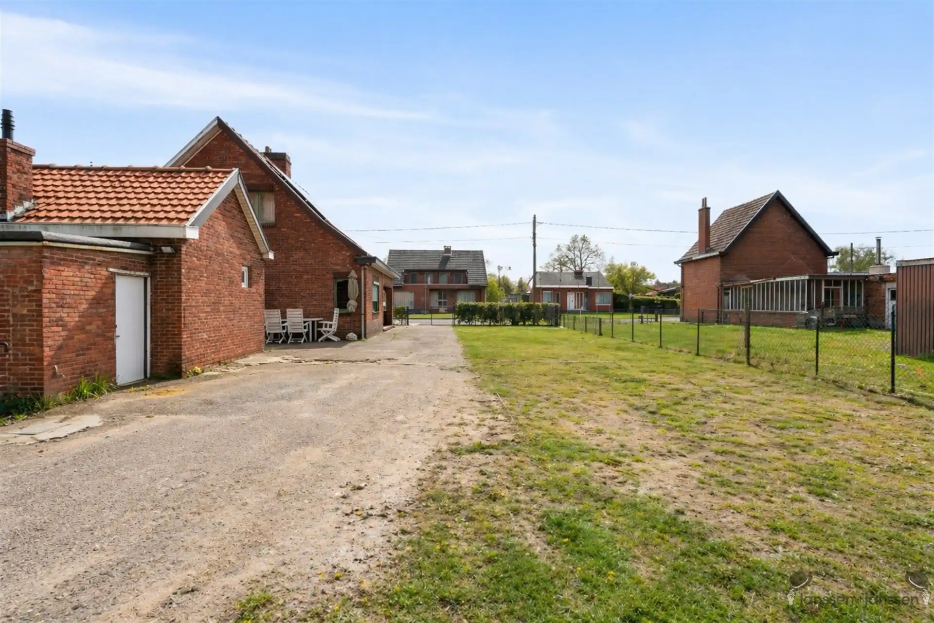 Vrijstaande woning met modern bijgebouw en renovatiepotentieel in groen Beverlo foto 23