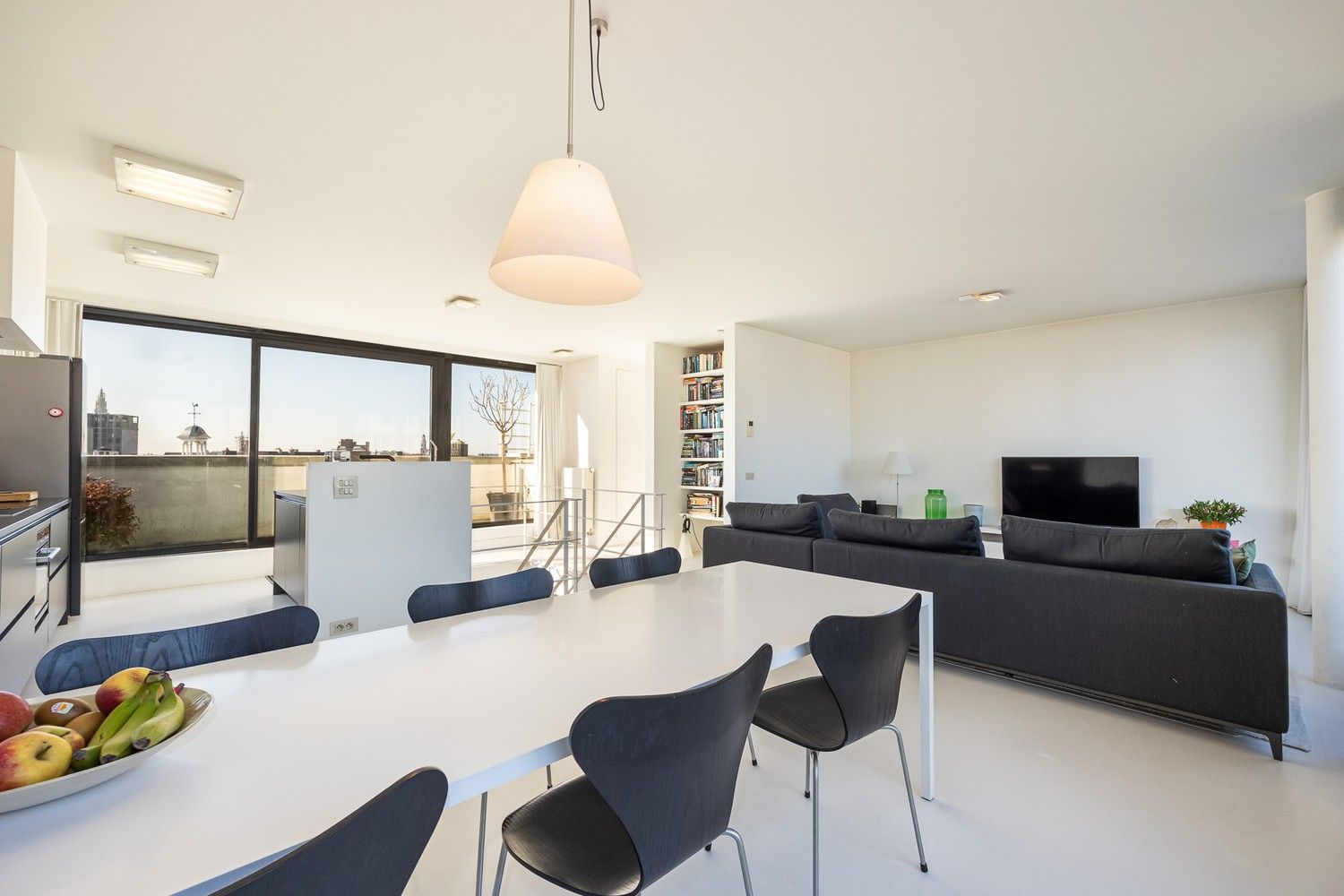 Prachtige duplex penthouse met 3 ruime terrassen in recent gebouw foto 2