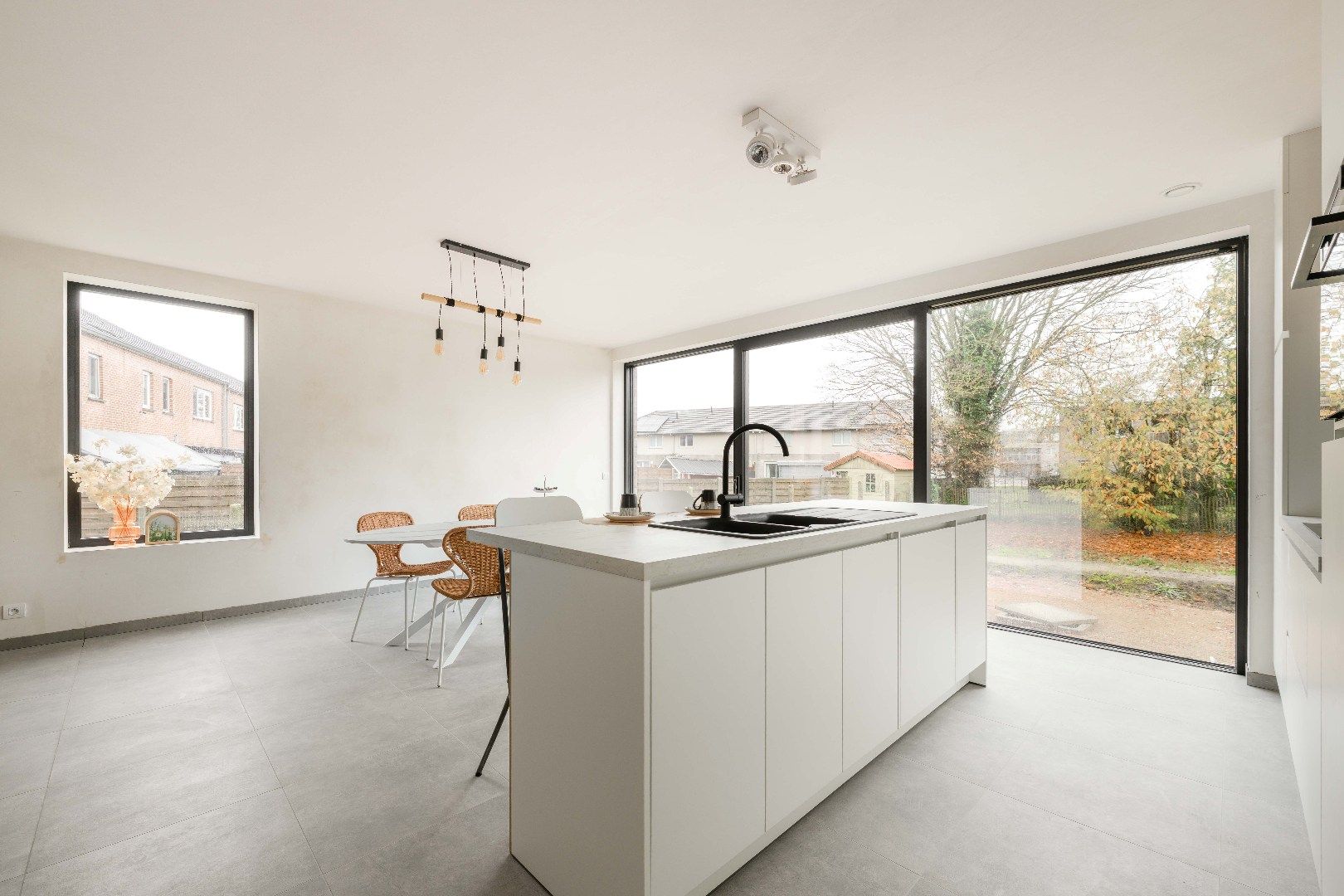 INSTAPKLARE ENERGIEZUINIGE NIEUWBOUWWONING OP 472 m² foto 6