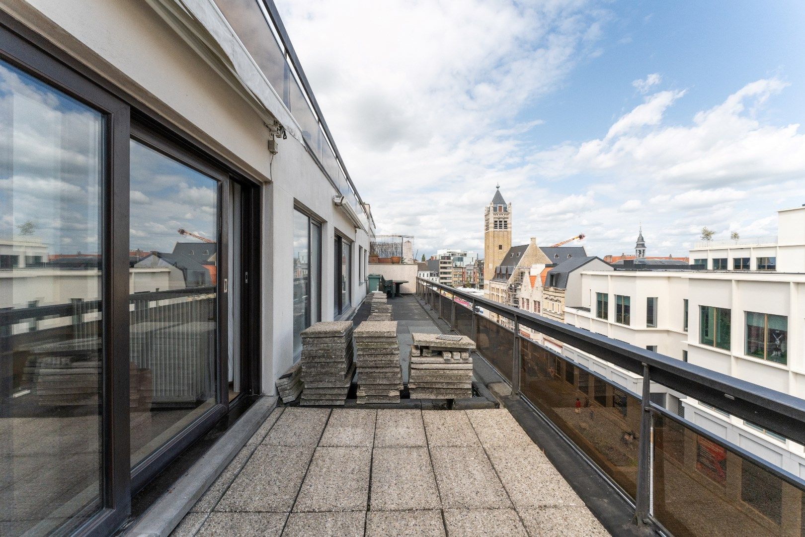 Zeer mooi appartement met 3 slaapkamers in centrum Roeselare foto 3