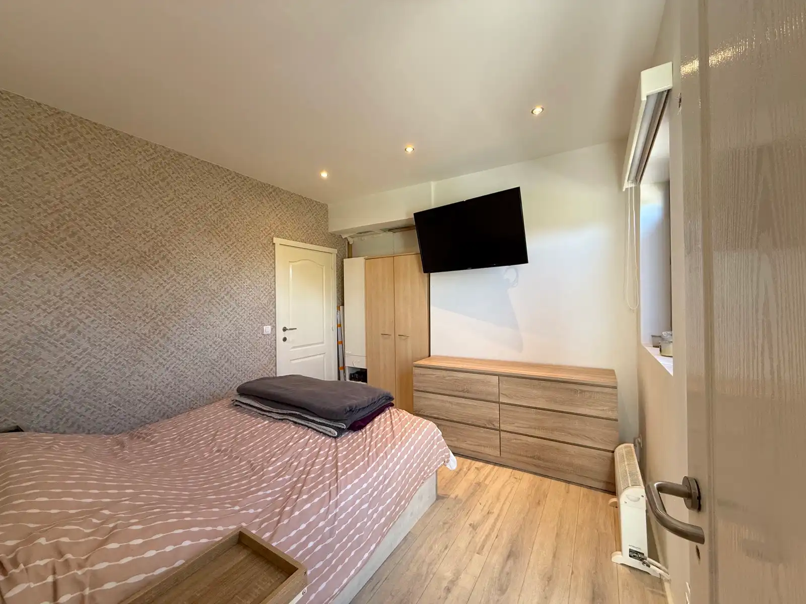 Landelijk gelegen woning met 4/5 slpks, zwembad en tuin foto 18