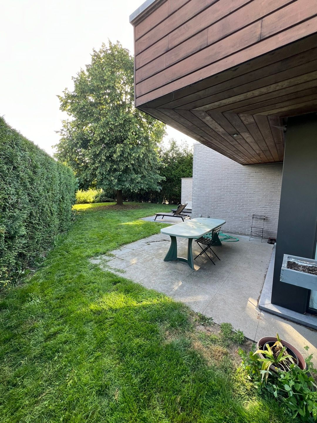 Woning in goede staat met garage op topligging foto 10