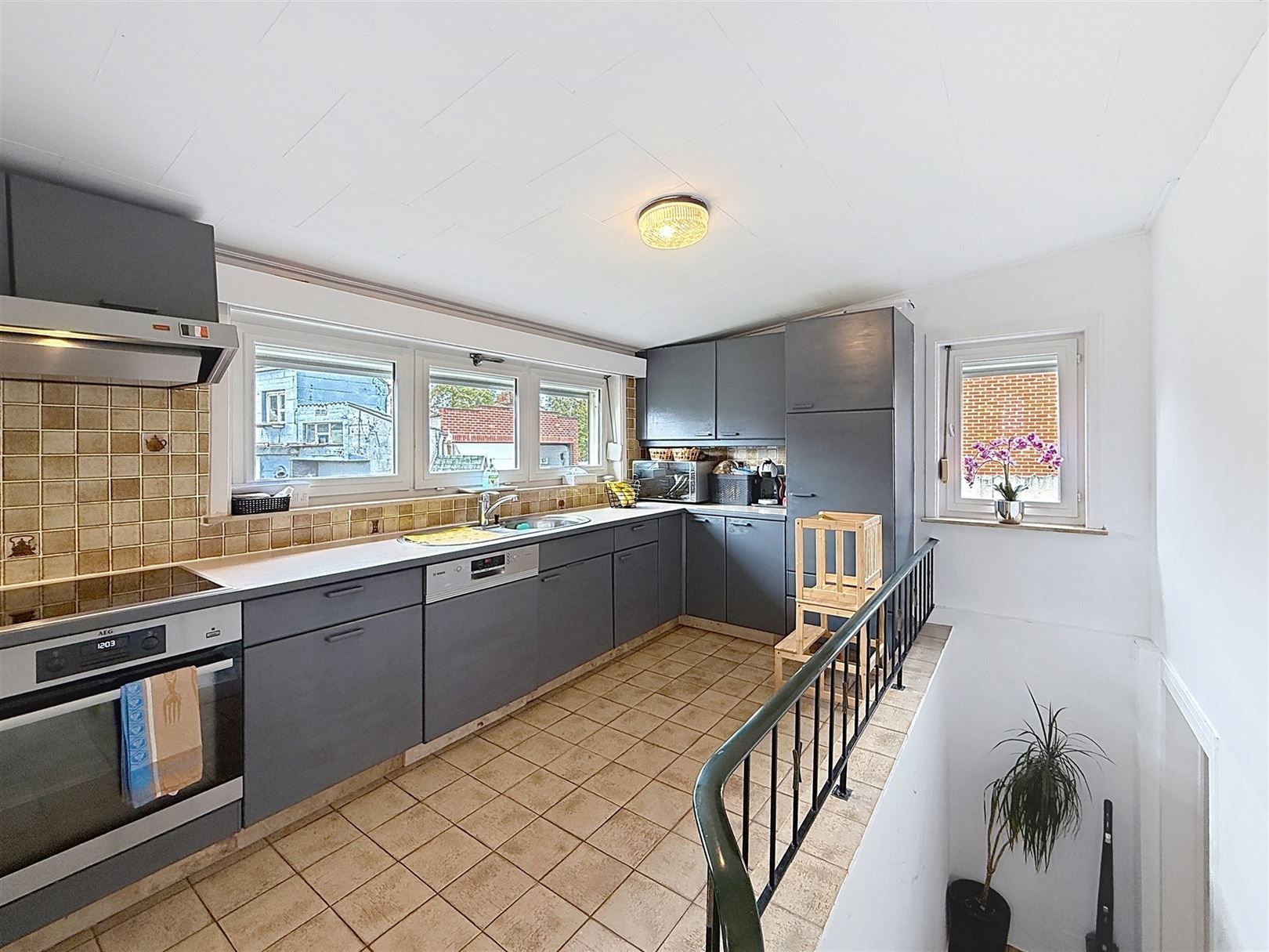 Open bebouwing, 3 slpks, tuin, terras, garage, 8a 67ca foto 16