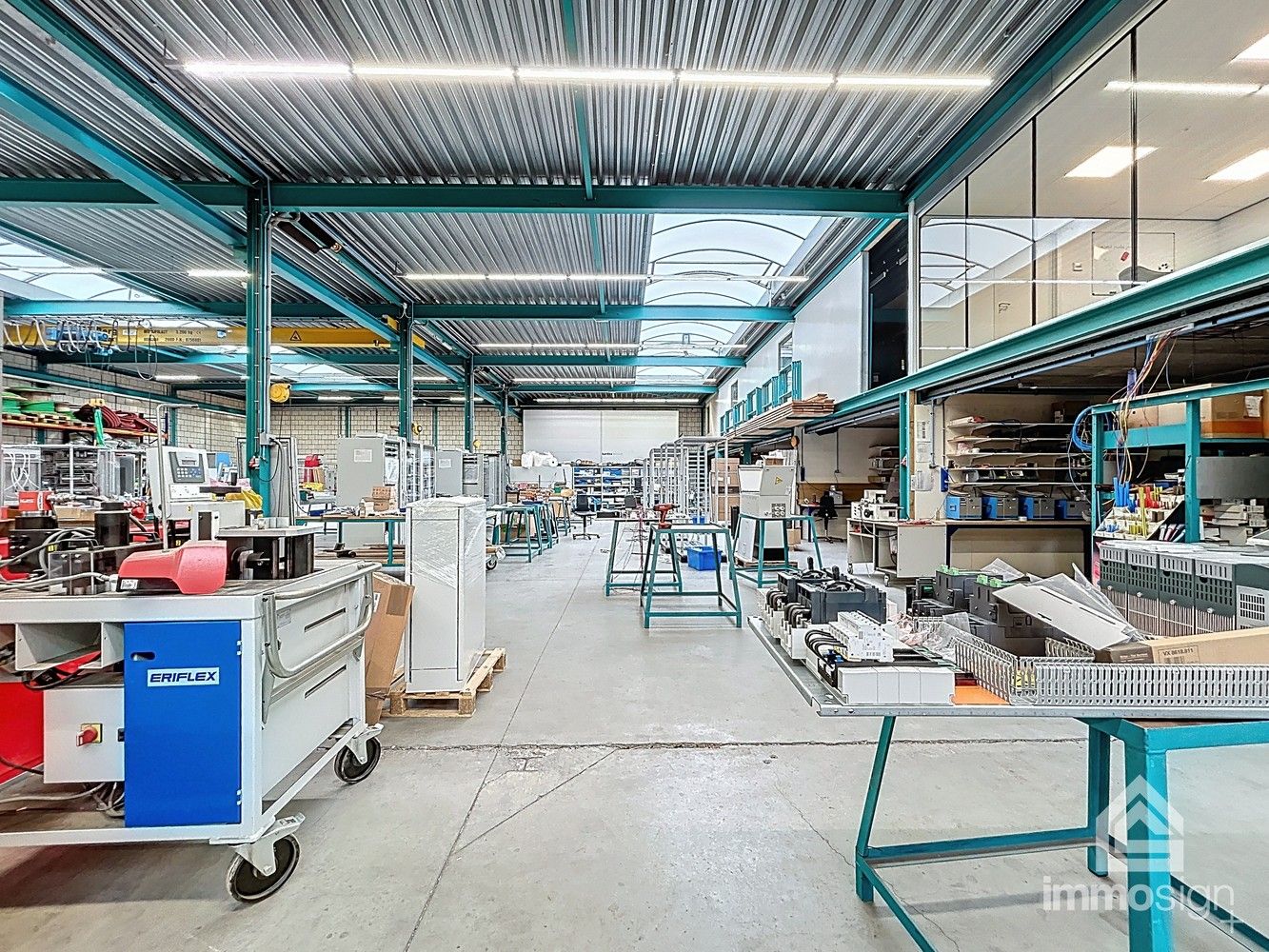 Handelspand met magazijn, kantoorruimte en instapklare woning te Lommel foto 6