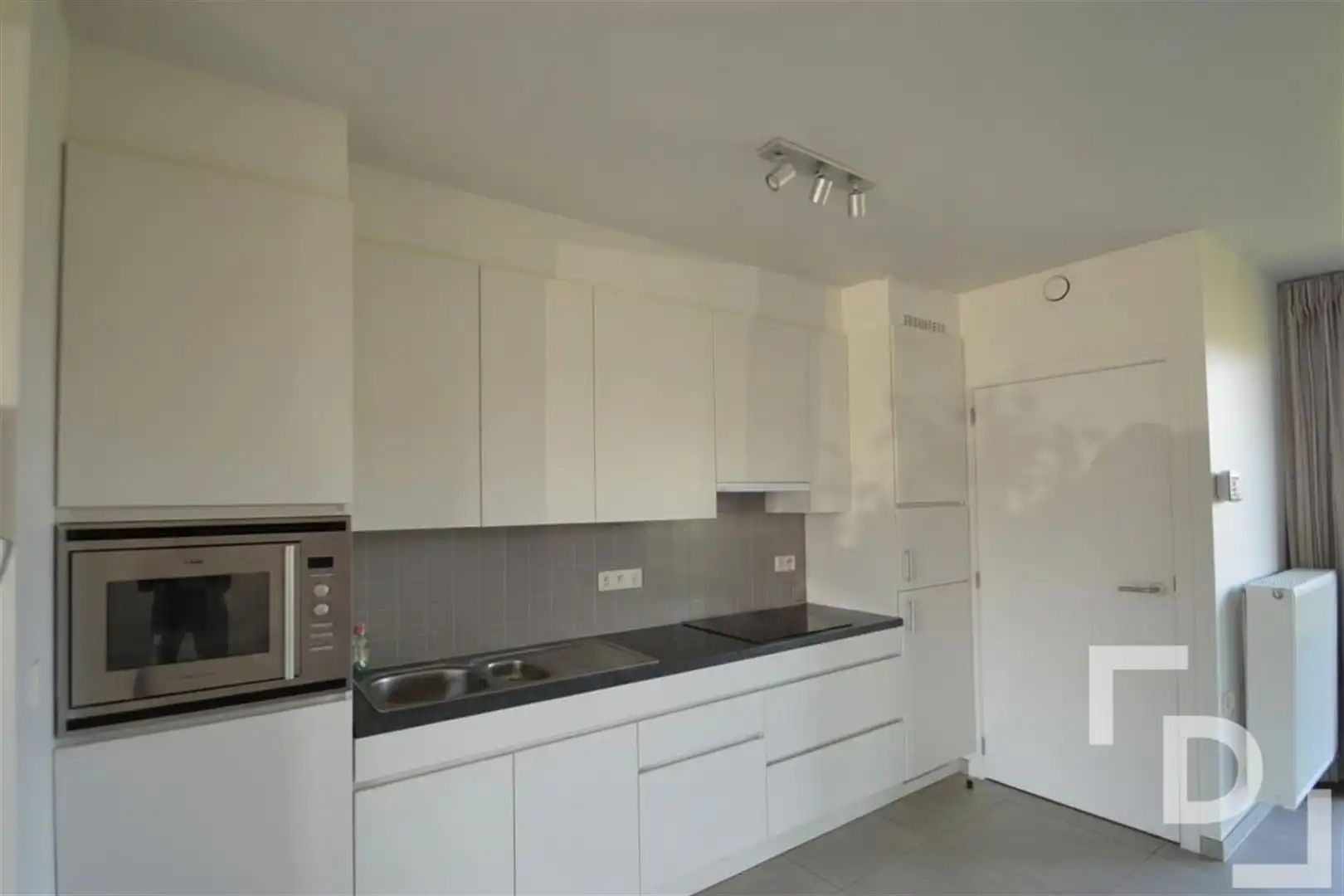 Gelijkvloers appartement met garage en terras foto 4