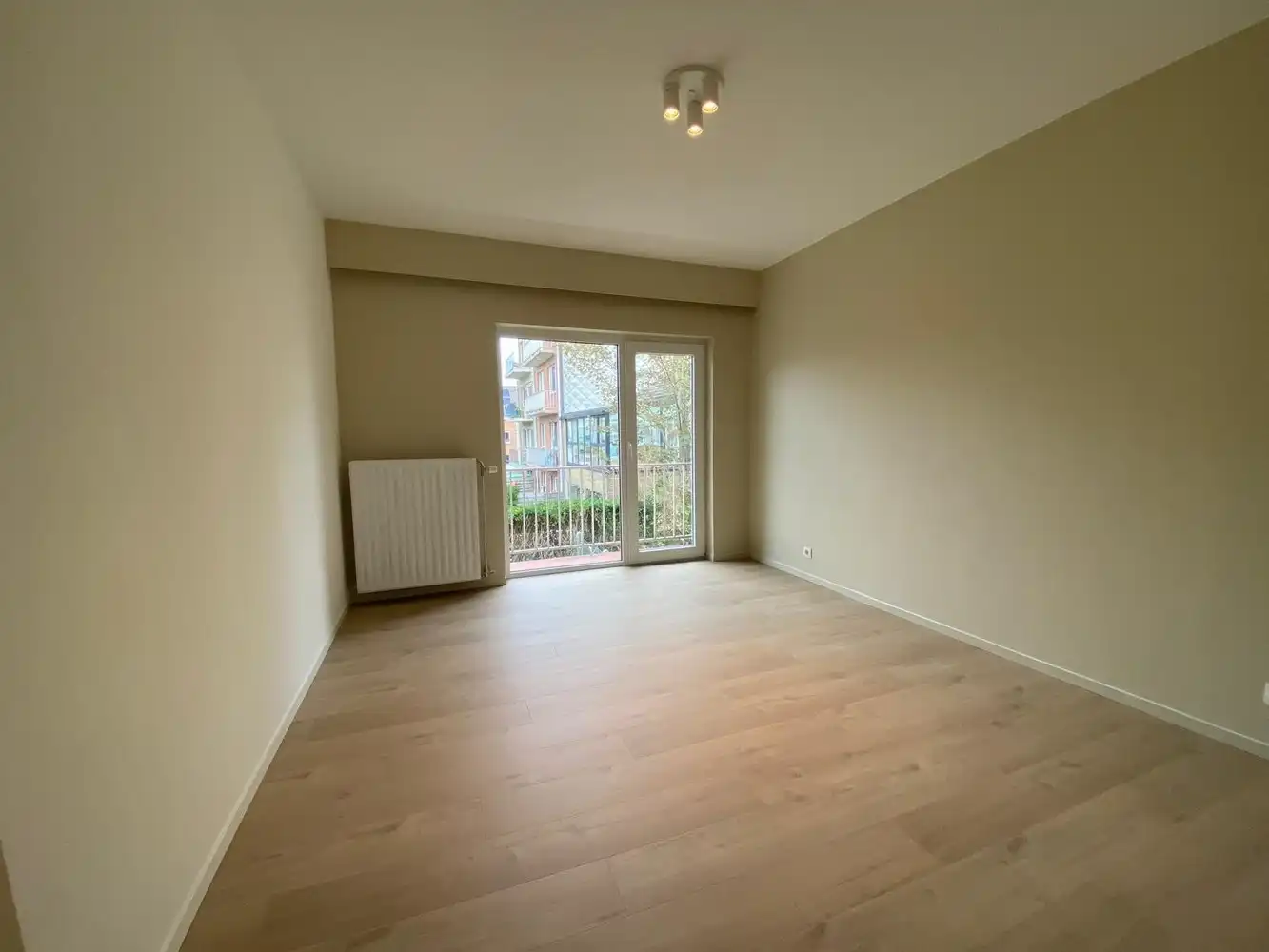 KLAPROZENLAAN 27/02.01 foto 13