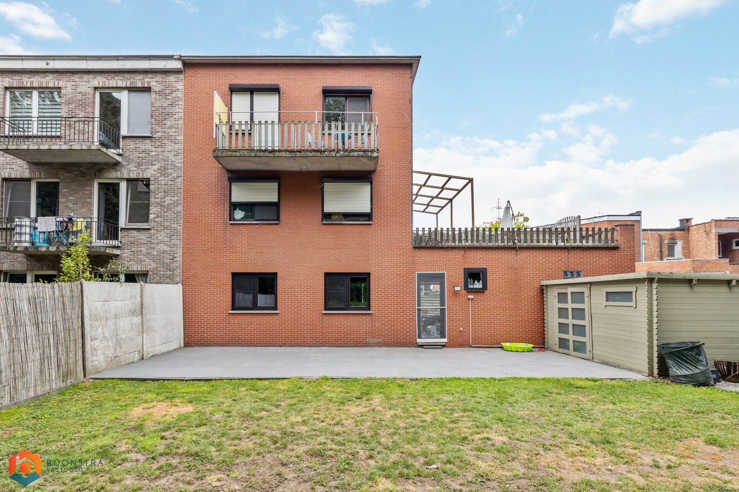Gelijkvloers app. met 2 slpkrs, ruime tuin en garage foto 23