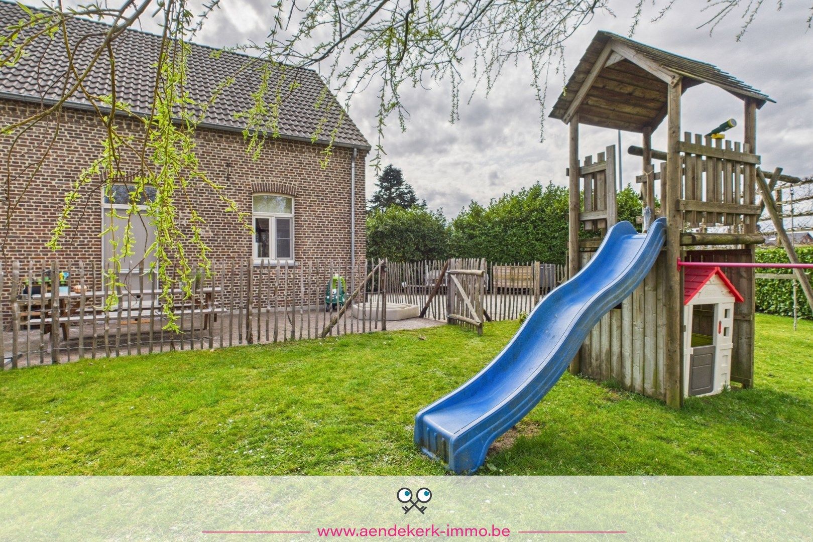 Instapklare, gerenoveerde, gezinswoning met 3 slaapkamers, tuin en zonnepanelen foto 36