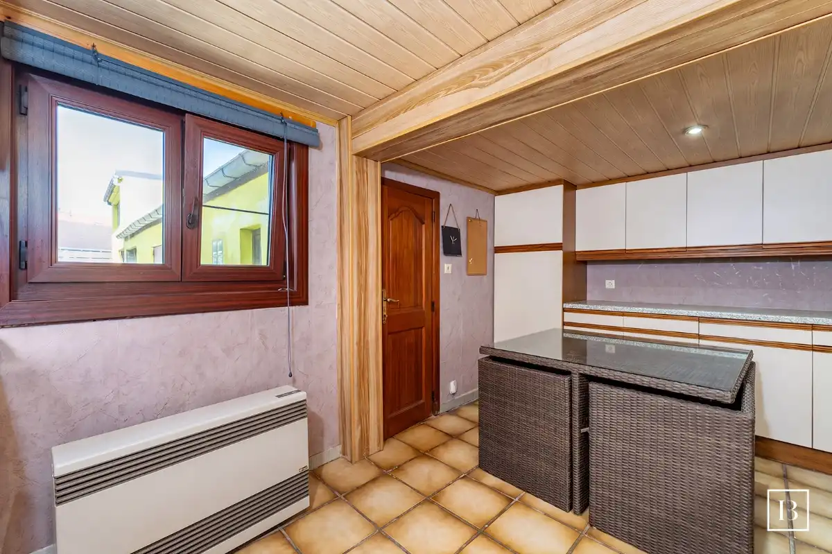 Goed onderhouden woning nabij het centrum foto 14