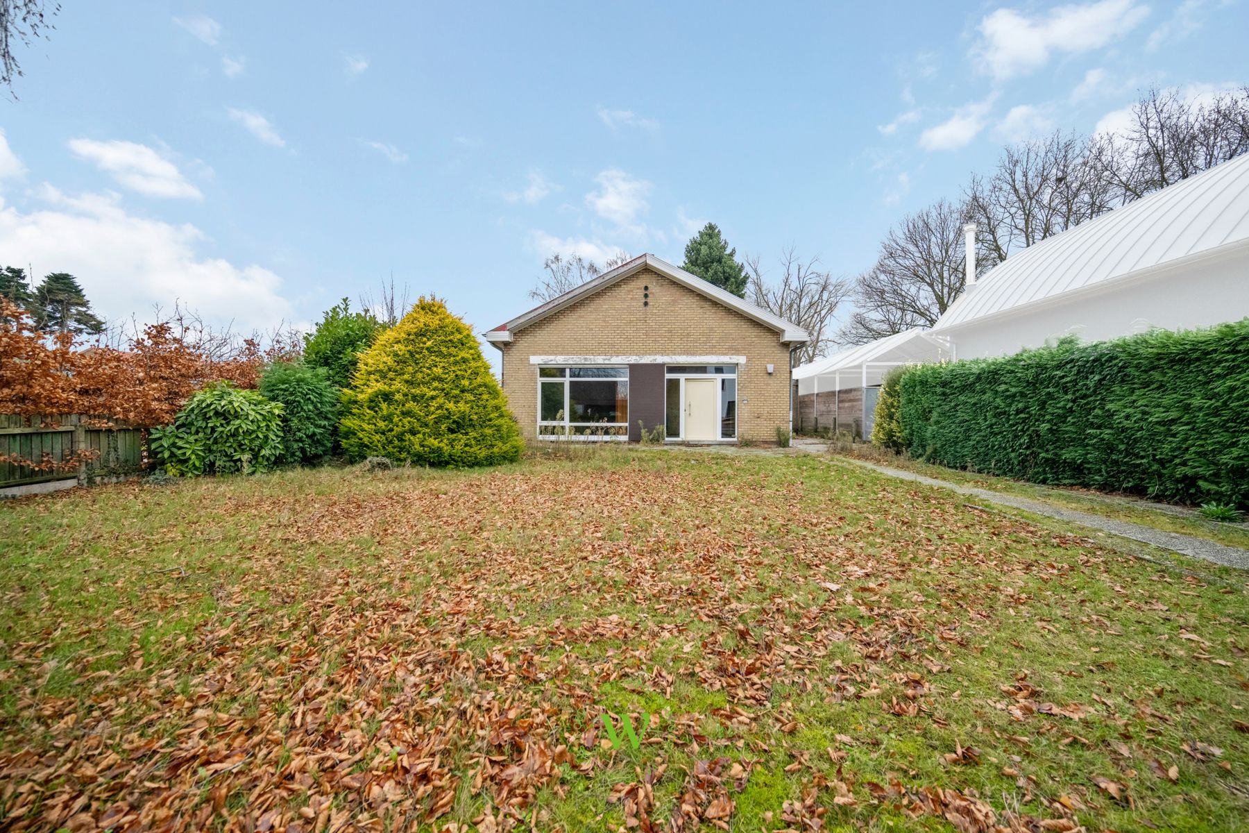 Hoofdfoto van de publicatie: Te renoveren woning op topligging op 1.238 m² in Sint-Andries